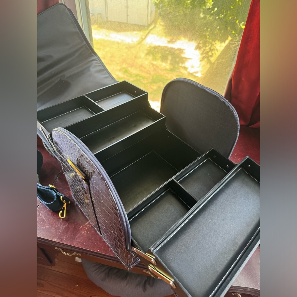 SENEGENCE | Blue Alligator Large Makeup Caddy - Picture 3 of 7